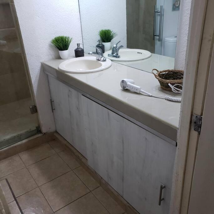 Depab Privado, Centrico,Wifi 80 Mb ,Aire Acondicionado ,Cocina, Cochera Techada, Ciudad Valles Kültér fotó